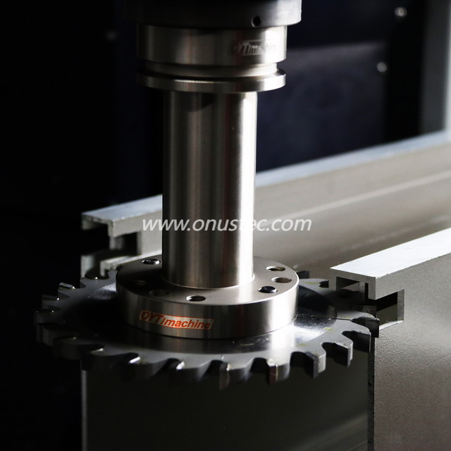 END MILLING OPERATION OF MACHINING CENTER OPERACIÓN DE FRESADO EXTREMO DEL CENTRO DE MECANIZADO