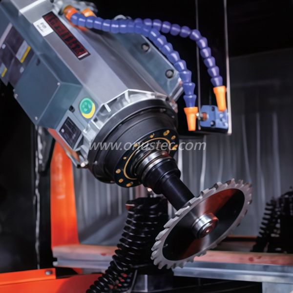 Centro de mecanizado de perfil de 4 ejes CNC