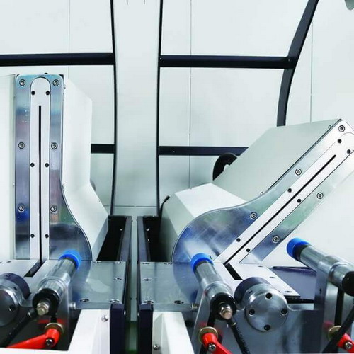 3 axis cnc double mitre saw cutting Corte de sierra ingletadora doble cnc de 3 ejes