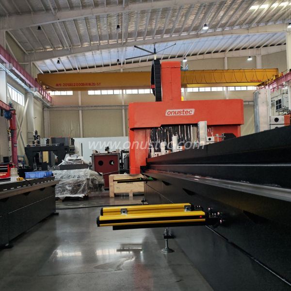 Centro de mecanizado CNC de alta velocidad de 3 ejes para aluminio